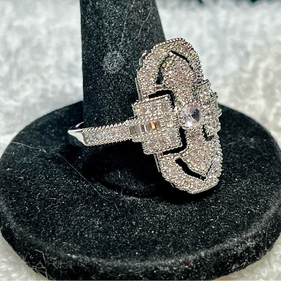 Romantic art deco style silver ring, very detailed with clear rhinestones - Picture 2 of 9